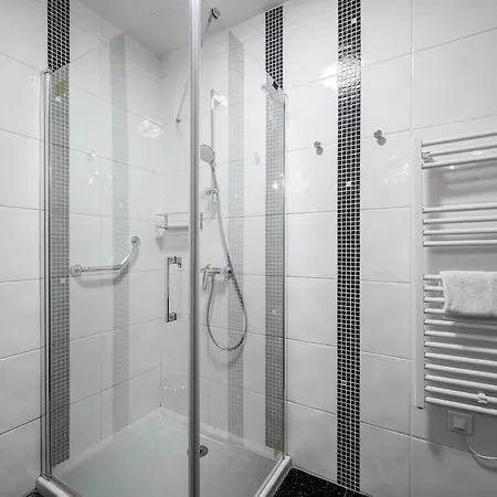 One-bedroom In Juan-les-pins Lägenhet *