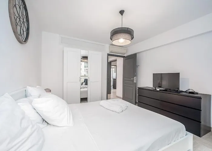 Apartment One-bedroom In Juan-les-pins