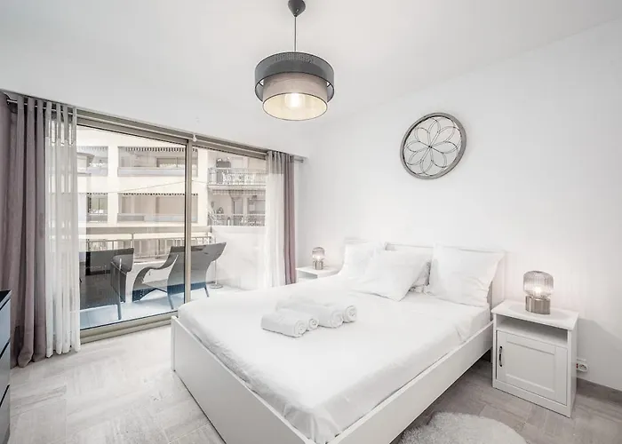 One-bedroom In Juan-les-pins Apartment